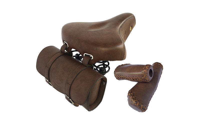 Bicycle saddle bag and grip